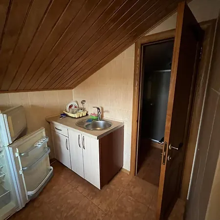 Rest House Гостьовий будинок