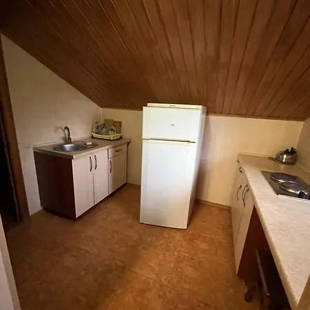 Rest House Гостьовий будинок